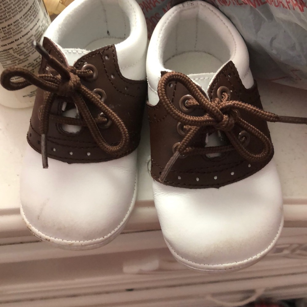 Boys size 4 shoes